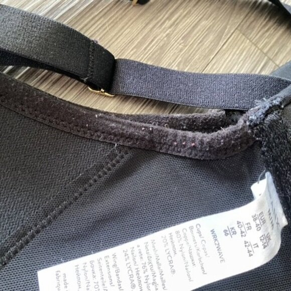 Spanx Mesh Black Sports Bra Workout to Waves Size Med EUC - Picture 6 of 8